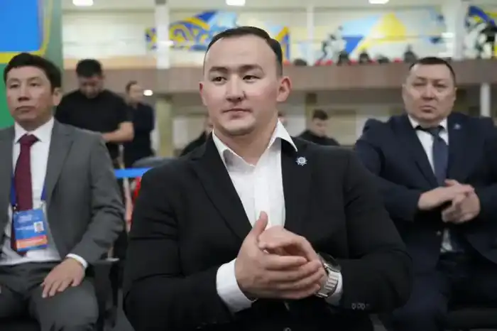 В Астане стартовал чемпионат страны по тяжелой атлетике (8)