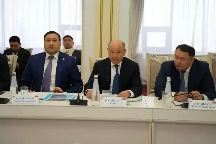 Министр юстиции Ерлан Сарсембаев принял участие в круглом столе «Антикоррупционная устойчивость и конституционные права человека: формула “Закон и Порядок”» (2)