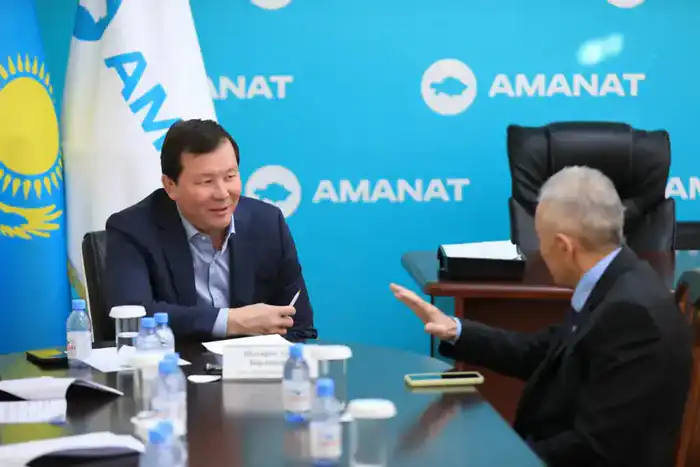 Аким области провел прием граждан (6)