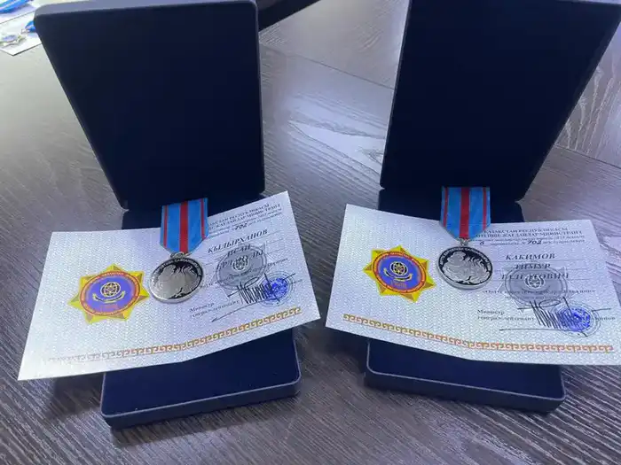 В области Абай наградили героев за проявленное мужество при пожаре (3)