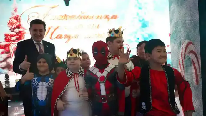 В ВКО прошла новогодняя ёлка акима области для детей с особыми потребностями (3)