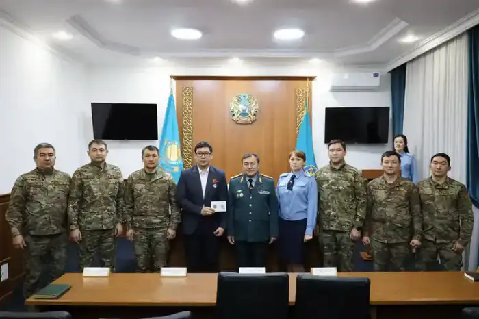 Спасение под льдом: герой столицы получил медаль Астане