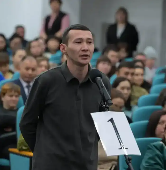 Сегодня аким области Асаин Байханов встретился с жителями Щербактинского района и обсудил актуальные вопросы (8)