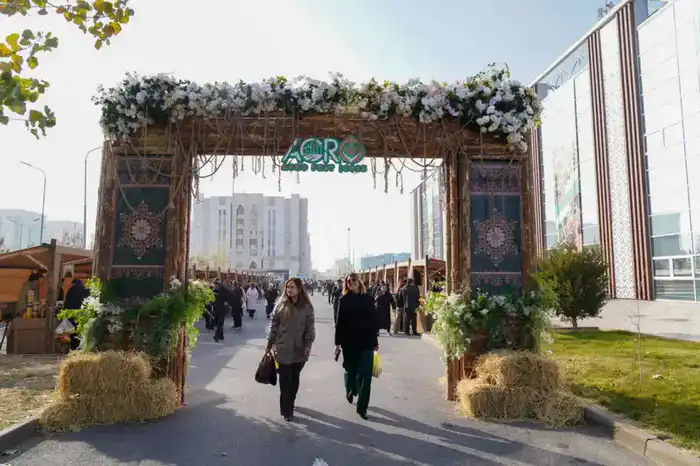 В ТУРКЕСТАНСКОЙ ОБЛАСТИ ПОЧЕТНЫМИ ЗНАКАМИ ОТМЕТИЛИ РАБОТНИКОВ СЕЛЬСКОГО ХОЗЯЙСТВА Астане