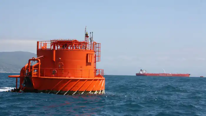 КТК приостановил перевалку и прием нефти на морском терминале из-за шторма Астане