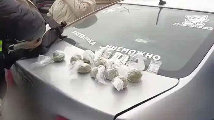 В Астане 'девочка' за рулем Kia: как автомобиль с надписью стал символом преступного мира Астане