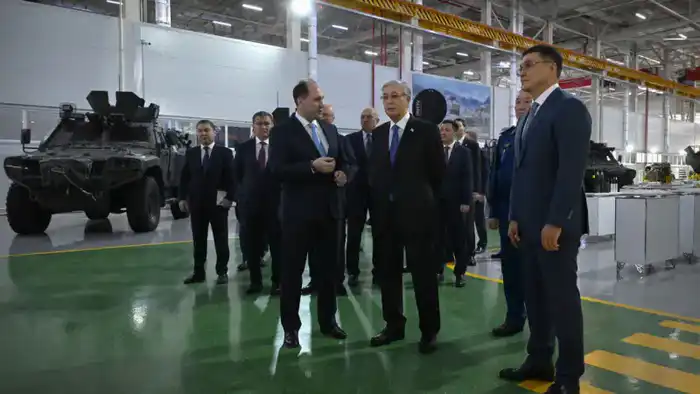 Токаев осмотрел производственные объекты Астаны Астане