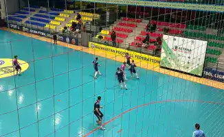 Молодежь NEET: мини-футбол, телевизоры и новый азарт!