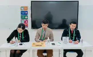 В Атырау: дебаты, где слова — это шахматные фигуры!