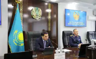Сакен Сарсенов проверил цифровизацию полиции в Жетысу