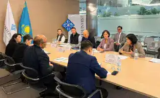 Казахстан: Обсуждение развития томотерапии на встрече с участием замминистра иностранных дел и вице-министра здравоохранения