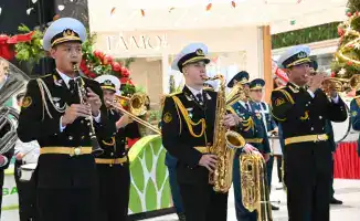 Патриотическая акция в Актау: молодежь поддерживает призыв в армию