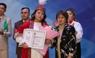 Конкурс "Учитель года – 2025" в Карагандинской области: признание педагогов и развитие образовательной среды