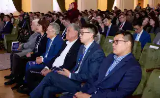 Поддержка школьников в науке: как участие Жулдыз Сулейменовой в конгрессе молодых учёных может изменить будущее гуманитарных исследований