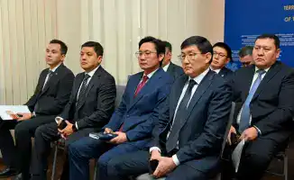 Прием жителей Семей обсуждение медицины водоснабжения освещения ремонта дорог благоустройства