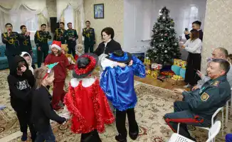 Национальная гвардия МВД РК поздравила воспитанников детских домов с Новым годом