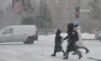 Снег и метели: зимние испытания Алматы и Астаны в выходные