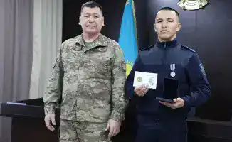 Награждение полицейских за спасение детей из пожара в области Ұлытау