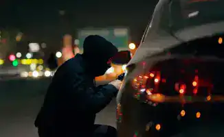 угон автомобиля в Караганде 20-летний житель 26-летний мужчина алкогольное опьянение