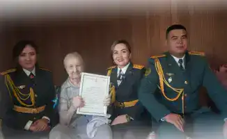 В Алматы военнослужащие отметили 102-летие ветерана Великой Отечественной войны