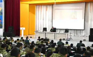 Офицеры Минобороны провели разъяснительную работу в воинских частях Восточного Казахстана