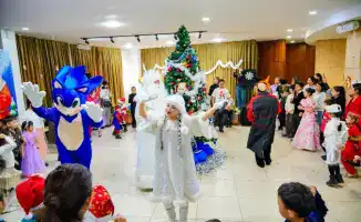 В столичном Доме дружбы прошла новогодняя елка для детей с особыми потребностями