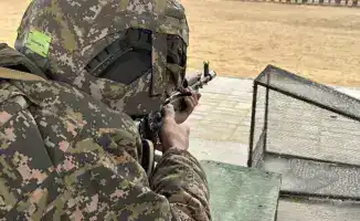 Матросы Военно-морских сил впервые выполнили стрельбы из автомата АК-74