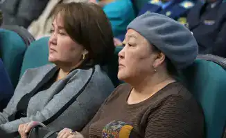 Аким Павлодарской области обсудил с жителями развитие города и экологические инициативы