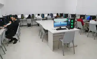 Карагандинские студенты начинают обучение кибербезопасности в новой лаборатории с оборудованием Fortinet