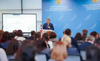 Саясат Нурбек обсудил развитие высшего образования с жителями Астаны