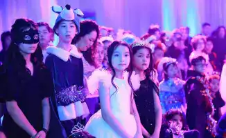 Традиционная новогодняя елка в Актобе: поддержка школьников региона через культурные мероприятия