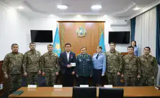 Спасение под льдом: герой столицы получил медаль