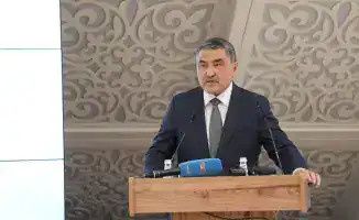 Министр водных ресурсов Казахстана подчеркивает важность инвестиций в водную отрасль на пресс-встрече в Астане