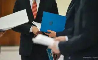 Депутат Мажилиса Елнур Бейсенбаев раскритиковал чиновников за их оторванность от народа, отметив, что их необдуманные и неэтичные высказывания стали предметом насмешек и мемов среди граждан.