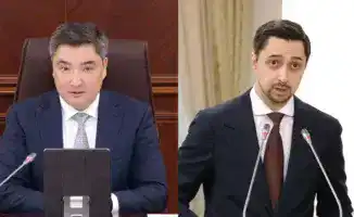 Премьер-министр Казахстана похвалил вице-министра за доклад на казахском языке, подчеркивая важность изучения родного языка в международном контексте