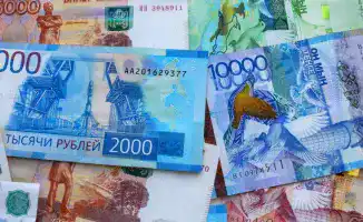 Слабый рубль: Как падение цен на нефть в России может повлиять на экономику Казахстана