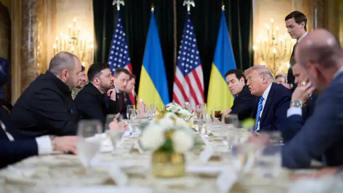 Трамп и Зеленский: Встреча в Мар-а-Лаго не решила вопрос Донбасса Астане