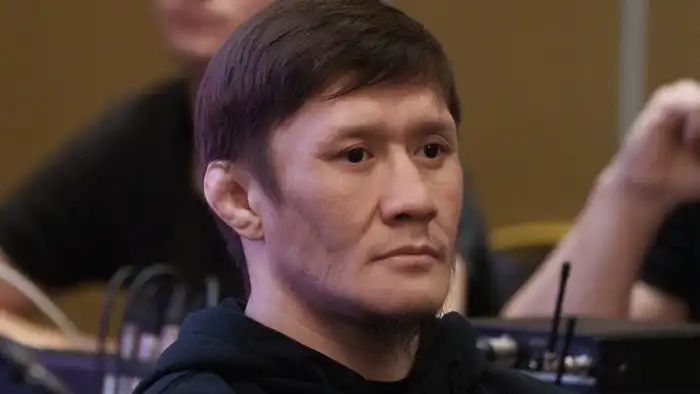 Казахский орел взмыл в небеса: Жалгас Жумагулов олицетворяет силу и дух на ринге после триумфа над Давидом Двораком Астане