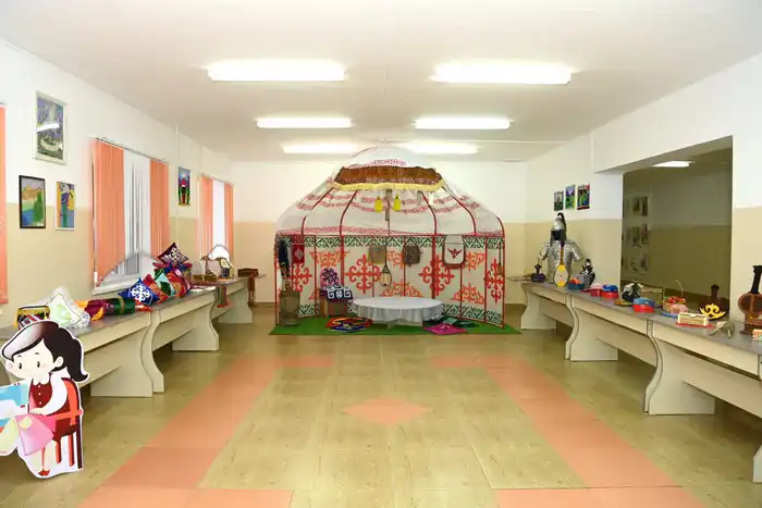 Ознакомились с материальной базой школы-лицея города Байконур (7)