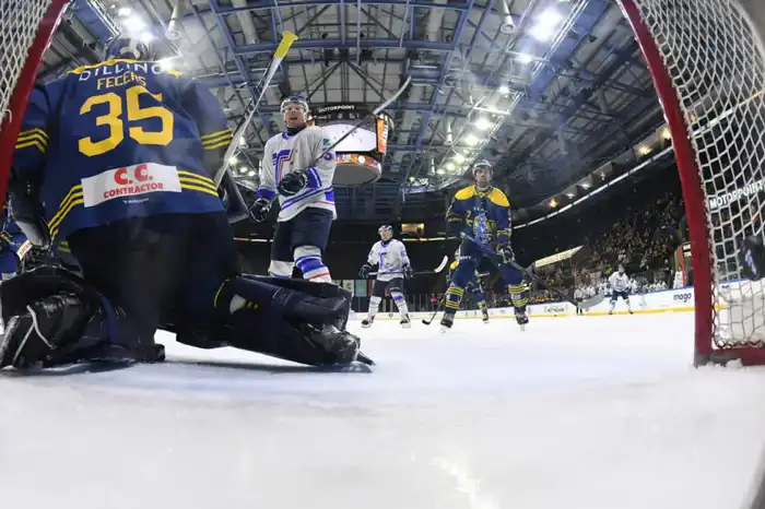 Хоккейная команда «Торпедо» стартовала на Континентальном кубке с уверенной победой (3)