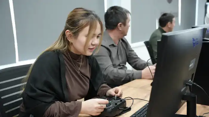 Дрон-рейсинг: кто быстрее, юниор или сеньор? Астане