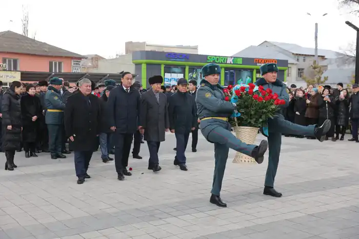 В Таразе отметили 114-летие Динмухамеда Кунаева, символа национального единства и лидерства Астане