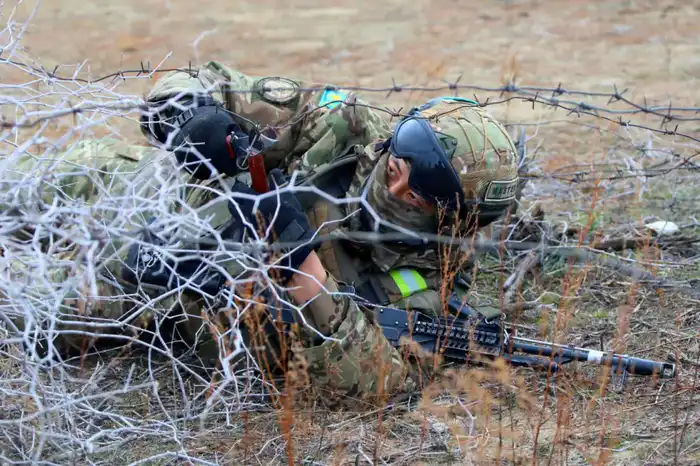 Разведчики ДШВ проходят полевые сборы в условиях, приближенных к боевым Астане