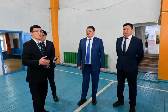 Аким области посетил лицей для одаренных детей в Семее (5)