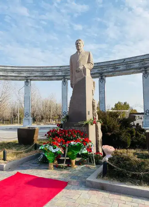 114 годовщина Динмухамеда Конаева памятное мероприятие возложение цветов вклад в развитие страны Астане