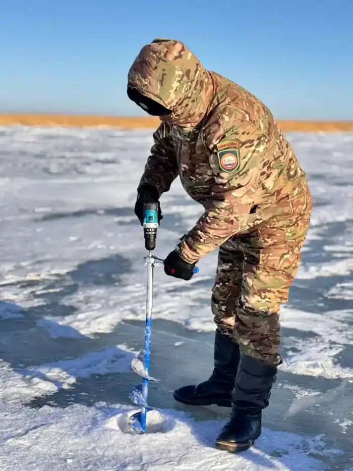 Как проруби спасают рыб от зимней удушающей тьмы? Астане