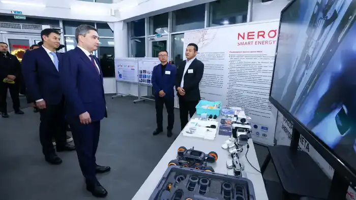 Олжас Бектенов проверил исполнение поручений Президента по развитию высокотехнологичных производств на территории СЭЗ «ПИТ «Алатау» в Алматы Астане