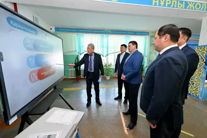 Визит акима области в Глуховскую школу: шаг к обновлению образовательной среды Астане