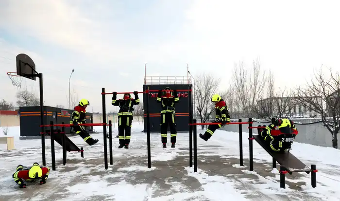 Безопасность тех, кто спасает: в регионах страны поэтапно обновляется защитная экипировка пожарных (8)