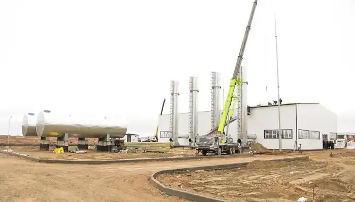 Глава региона ознакомился с ходом строительства автономной блок-модульной котельной на левом берегу (6)